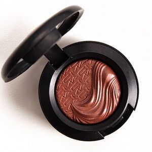 MAC Cosmetics Extra Dimension Eye Shadow (amorous alloy)